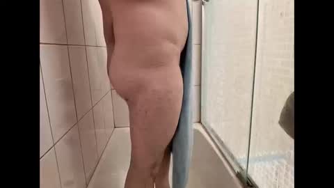 Snapshot of shyguy_passion chatting on March 5, 2025, 8:21 pm at ya who online show from March 5, 2025, 8:21 pm