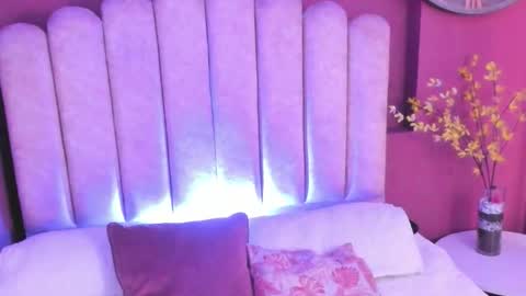 Luna  online show from March 17, 2026, 8:34 pm