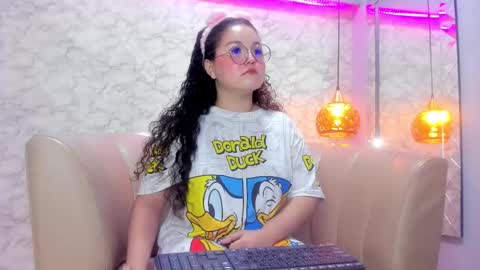 Shyly online show from September 30, 2025, 5:23 am