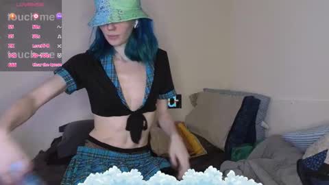 Hippie online show from March 17, 2026, 4:54 pm