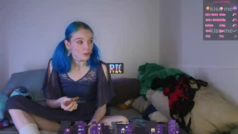 Snapshot of shyohiogirl chatting on April 25, 2026, 3:42 am Hippie online show from April 25, 2026, 3:42 am