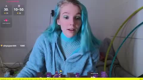 Snapshot of shyohiogirl chatting on June 12, 2026, 3:55 pm Hippie online show from June 12, 2026, 3:55 pm
