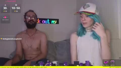 Snapshot of shyohiogirl chatting on June 20, 2026, 12:25 am Hippie online show from June 20, 2026, 12:25 am