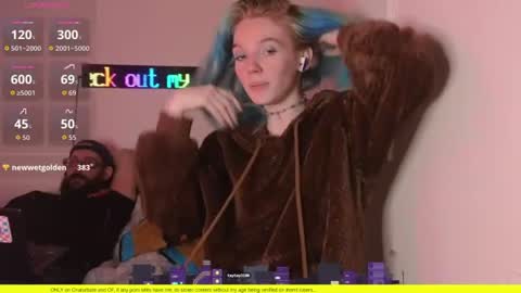 Snapshot of shyohiogirl chatting on June 20, 2026, 1:58 pm Hippie online show from June 20, 2026, 1:58 pm