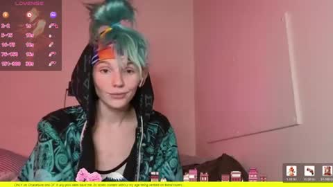 Snapshot of shyohiogirl chatting on July 18, 2026, 2:38 am Hippie online show from July 18, 2026, 2:38 am