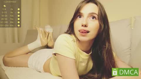 Snapshot of shypeachmaru chatting on March 10, 2026, 12:48 am Mary online show from March 10, 2026, 12:48 am