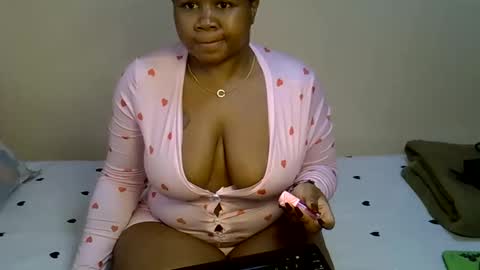 Snapshot of shyvenus chatting on June 1, 2026, 2:08 pm Venus online show from June 1, 2026, 2:08 pm