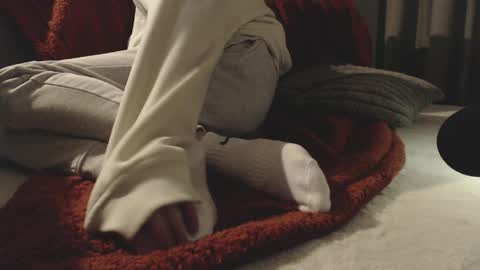 shywhitesocks online show from April 25, 2026, 7:33 pm