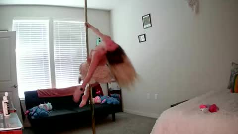 Snapshot of shyy_petitebaby chatting on March 27, 2026, 3:45 pm shypetitebaby online show from March 27, 2026, 3:45 pm