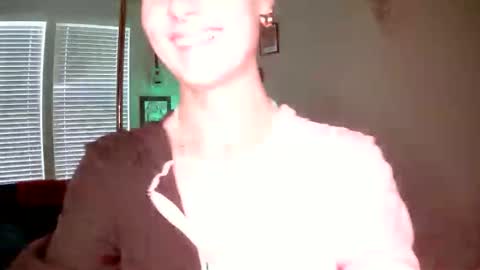 Snapshot of shyy_petitebaby chatting on April 12, 2026, 6:02 pm shypetitebaby online show from April 12, 2026, 6:02 pm