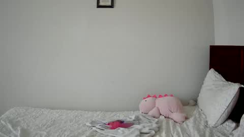 Snapshot of shyy_petitebaby chatting on June 16, 2026, 7:05 pm shypetitebaby online show from June 16, 2026, 7:05 pm