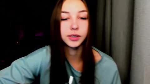 Snapshot of sia0610 chatting on October 13, 2025, 2:00 am SIA online show from October 13, 2025, 2:00 am