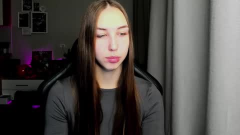 Snapshot of sia0610 chatting on November 24, 2025, 2:22 am SIA online show from November 24, 2025, 2:22 am