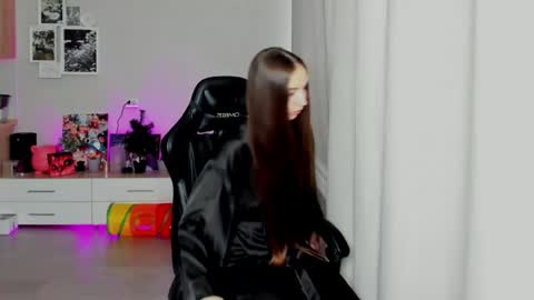 Snapshot of sia0610 chatting on April 1, 2026, 2:34 am SIA online show from April 1, 2026, 2:34 am