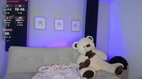 Snapshot of sia_wattson chatting on November 20, 2025, 11:48 pm Sia online show from November 20, 2025, 11:48 pm