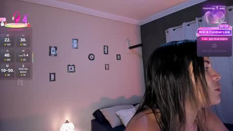 Snapshot of siamilff chatting on May 18, 2026, 12:55 pm SIa online show from May 18, 2026, 12:55 pm