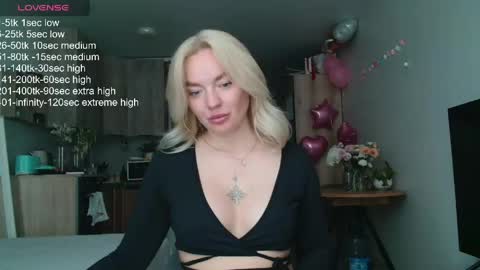 Snapshot of siberian_girl_ chatting on May 24, 2026, 6:40 am Eva online show from May 24, 2026, 6:40 am