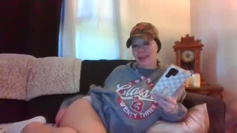 Snapshot of sidneyraee chatting on May 4, 2026, 5:42 pm Mrs. St. Patrickk online show from May 4, 2026, 5:42 pm