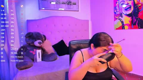 SIENNA  online show from February 28, 2026, 1:01 pm