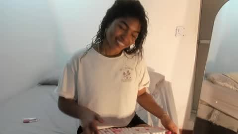 sienna_glow online show from May 30, 2026, 6:49 pm