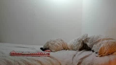 Snapshot of sienna_glow chatting on June 26, 2026, 1:04 pm sienna_glow online show from June 26, 2026, 1:04 pm