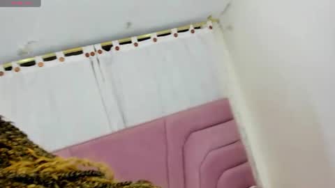 Snapshot of sienna_glow chatting on July 7, 2026, 12:20 pm sienna_glow online show from July 7, 2026, 12:20 pm