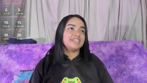 sienna_lux01 online show from April 30, 2026, 2:51 am