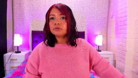sienna_lux01 online show from July 8, 2026, 3:33 am