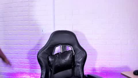 sienna_lux01 online show from July 16, 2026, 3:23 am