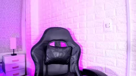 sienna_lux01 online show from July 25, 2026, 2:42 am
