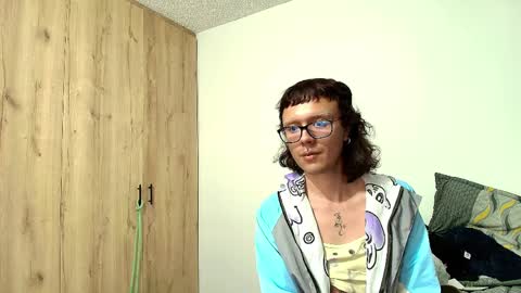 Sienna Morales online show from April 9, 2026, 3:06 am