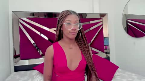 Sienna  online show from March 13, 2026, 6:14 pm