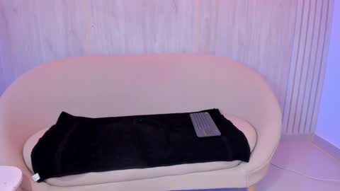 Sienna Maddox online show from April 28, 2026, 12:21 pm