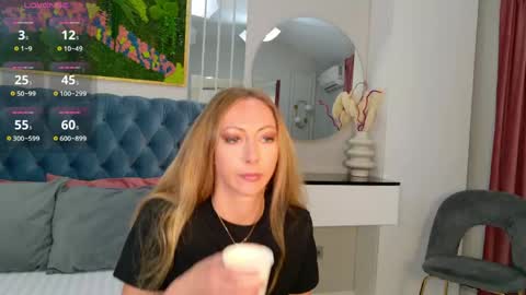 Snapshot of siennapierce chatting on May 14, 2026, 11:39 am Sienna online show from May 14, 2026, 11:39 am
