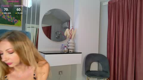 Snapshot of siennapierce chatting on June 2, 2026, 11:12 am Sienna online show from June 2, 2026, 11:12 am
