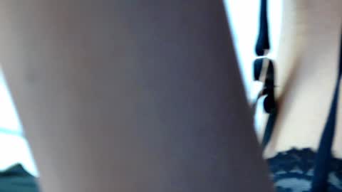 Snapshot of sierra_halle chatting on January 25, 2025, 12:38 am SIERRA online show from January 25, 2025, 12:38 am