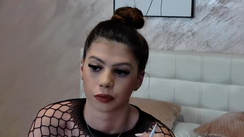 Snapshot of sierra_halle chatting on February 8, 2025, 11:13 pm SIERRA online show from February 8, 2025, 11:13 pm