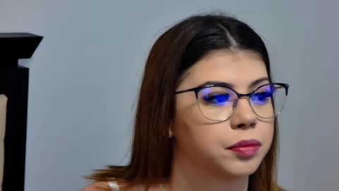 Snapshot of sierra_halle chatting on February 17, 2025, 8:26 pm SIERRA online show from February 17, 2025, 8:26 pm