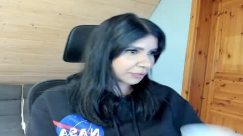 Snapshot of siirena chatting on April 13, 2026, 3:17 pm siirena online show from April 13, 2026, 3:17 pm