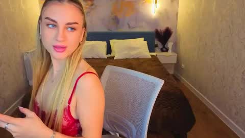 Snapshot of silen_tori chatting on May 25, 2026, 1:55 am Silen online show from May 25, 2026, 1:55 am