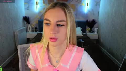 Snapshot of silen_tori chatting on June 9, 2026, 12:55 am Silen online show from June 9, 2026, 12:55 am