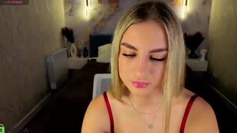 Snapshot of silen_tori chatting on June 11, 2026, 12:54 am Silen online show from June 11, 2026, 12:54 am