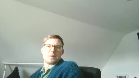 Snapshot of silent_control93 chatting on April 1, 2026, 10:05 am silent_control93 online show from April 1, 2026, 10:05 am