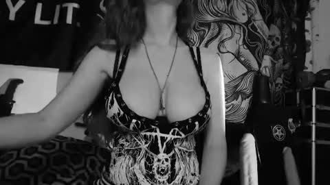 Snapshot of silentmary chatting on July 8, 2026, 1:37 pm Allmylinkssilentmary666 online show from July 8, 2026, 1:37 pm
