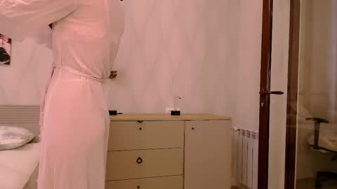 Snapshot of silk_ann chatting on November 5, 2025, 5:18 am silk_ann online show from November 5, 2025, 5:18 am