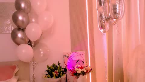 silk_ann online show from February 25, 2026, 6:12 am