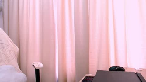 silk_ann online show from March 3, 2026, 5:35 am