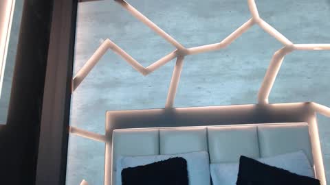 silknyx online show from March 10, 2026, 2:55 pm