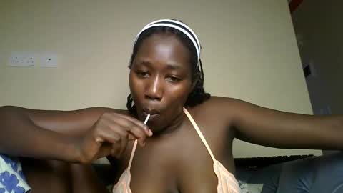 Snapshot of silky_aura chatting on June 8, 2026, 5:46 pm Memoo online show from June 8, 2026, 5:46 pm