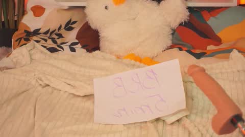 silkylumi online show from March 10, 2026, 6:13 pm